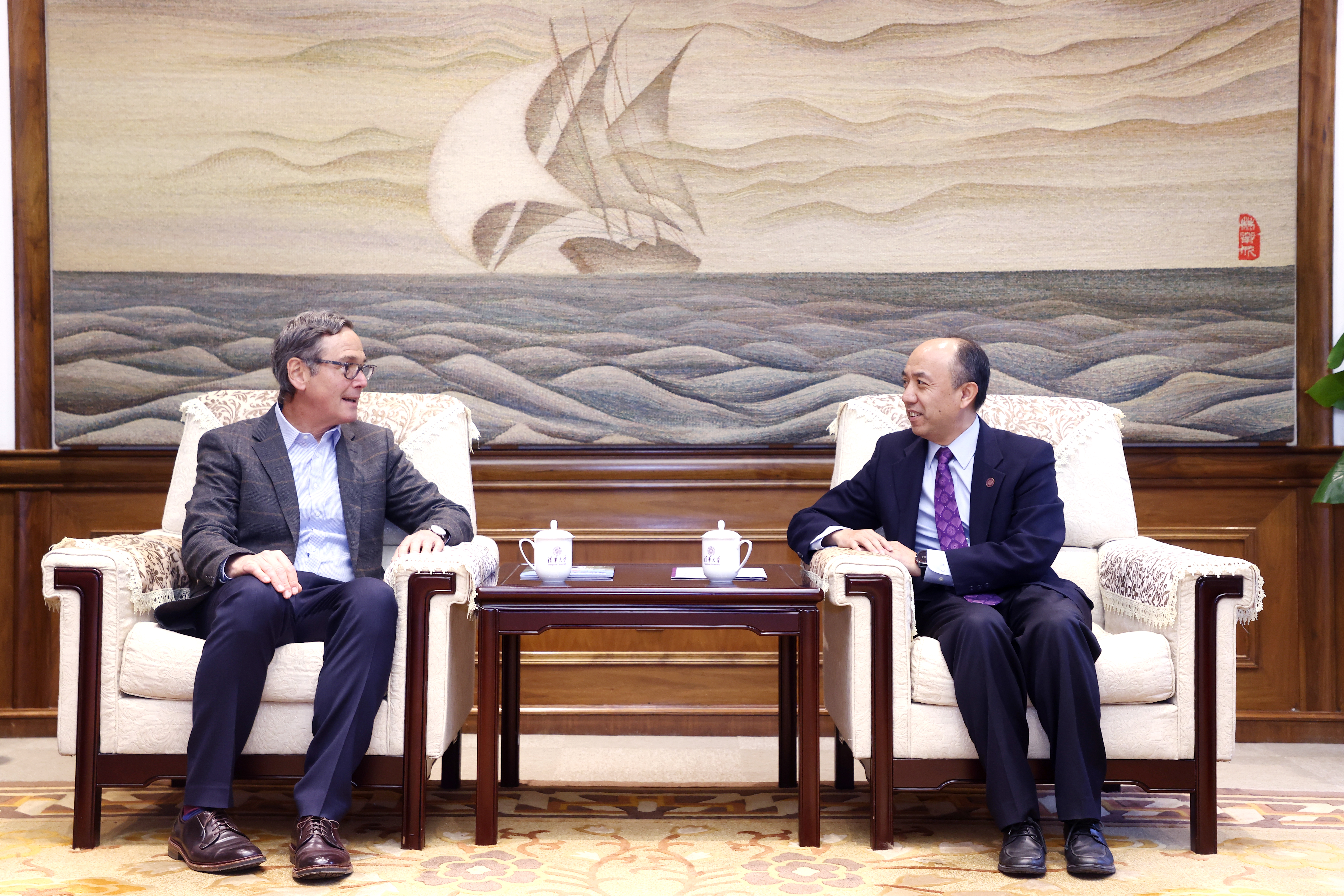 20241119-波士顿大学文理学院院长斯坦・斯克拉罗夫访问BB贝博艾弗森官方网站-会见现场-无.jpg