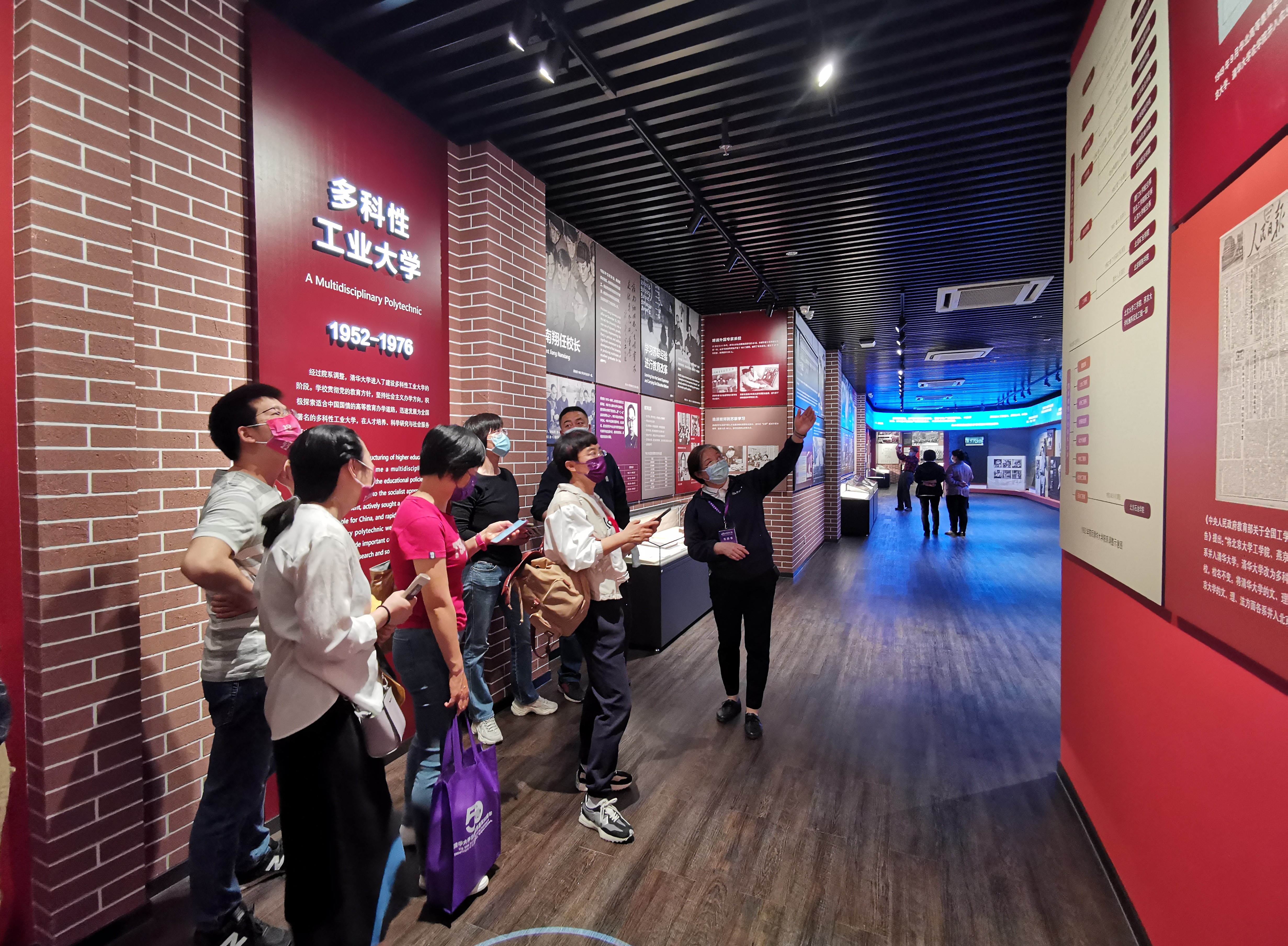 20220424-BB贝博艾弗森官方网站110周年校庆参观校史展-薜建团-离退休志愿者精彩讲解.jpg