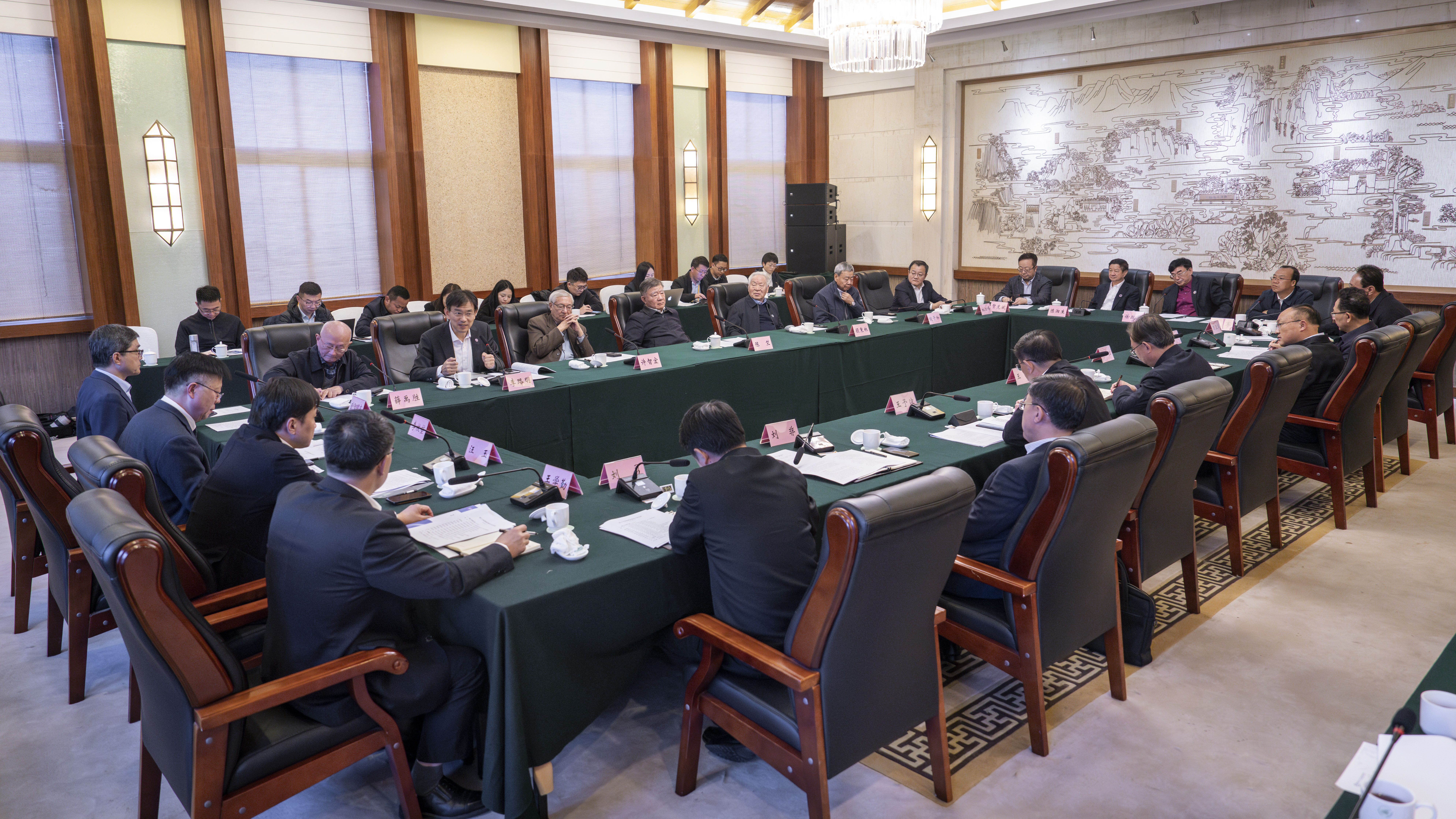 20241210-校长李路明赴云南访问-张帆摄-院士专家座谈会现场.jpg