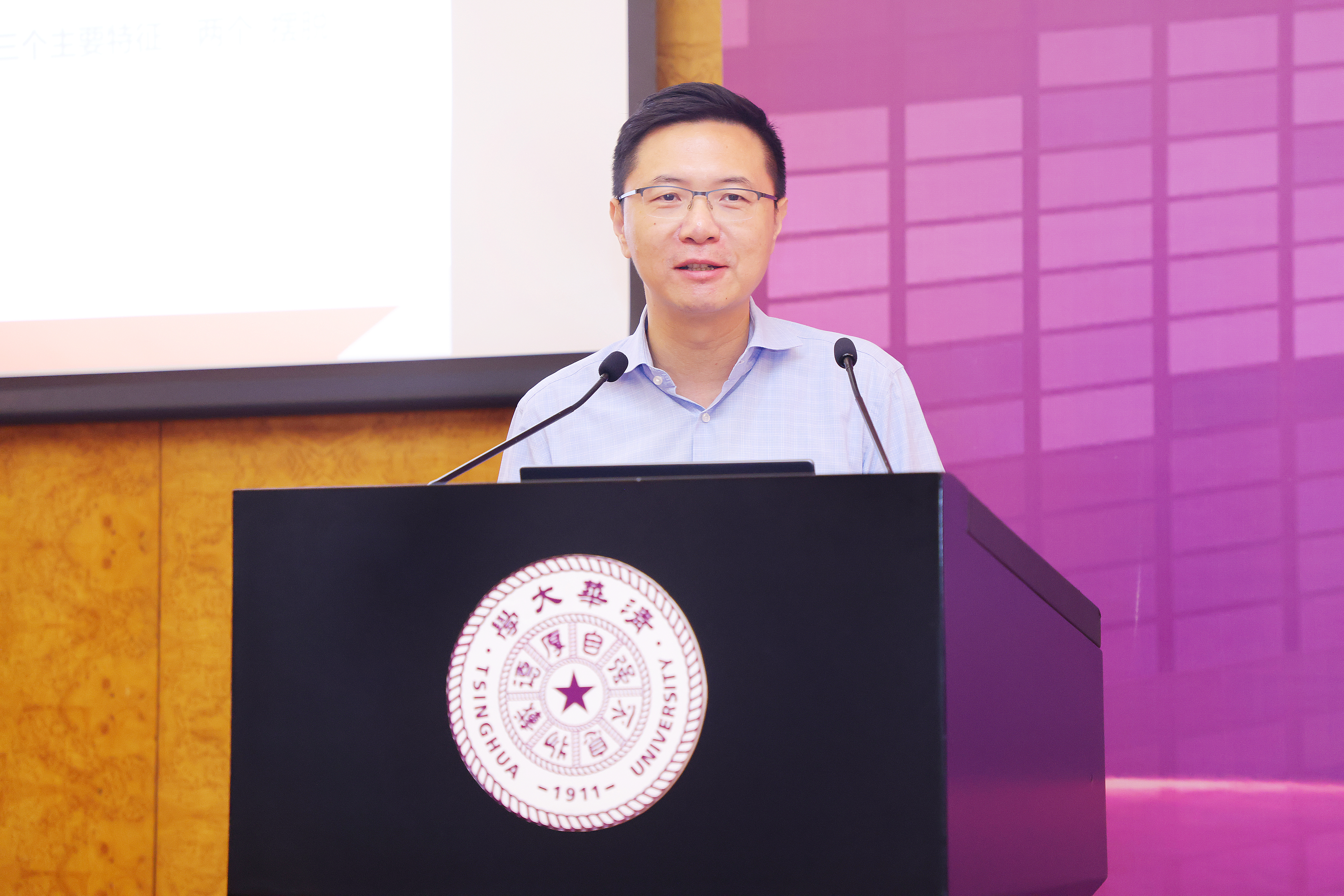 20240920-凝新质之声,献祖国华诞 ——“新质青年说”全国高校青年宣讲比赛活动纪实-BB贝博艾弗森官方网站博士讲师团-田轩点评.JPG